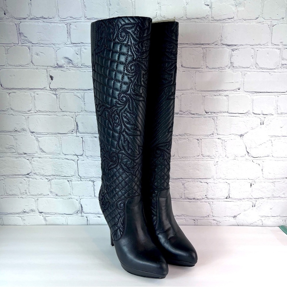 Versace Sexy Knee High Black Leather Quilted Stiletto Platform Heel Boots 35.5 - Picture 2 of 16